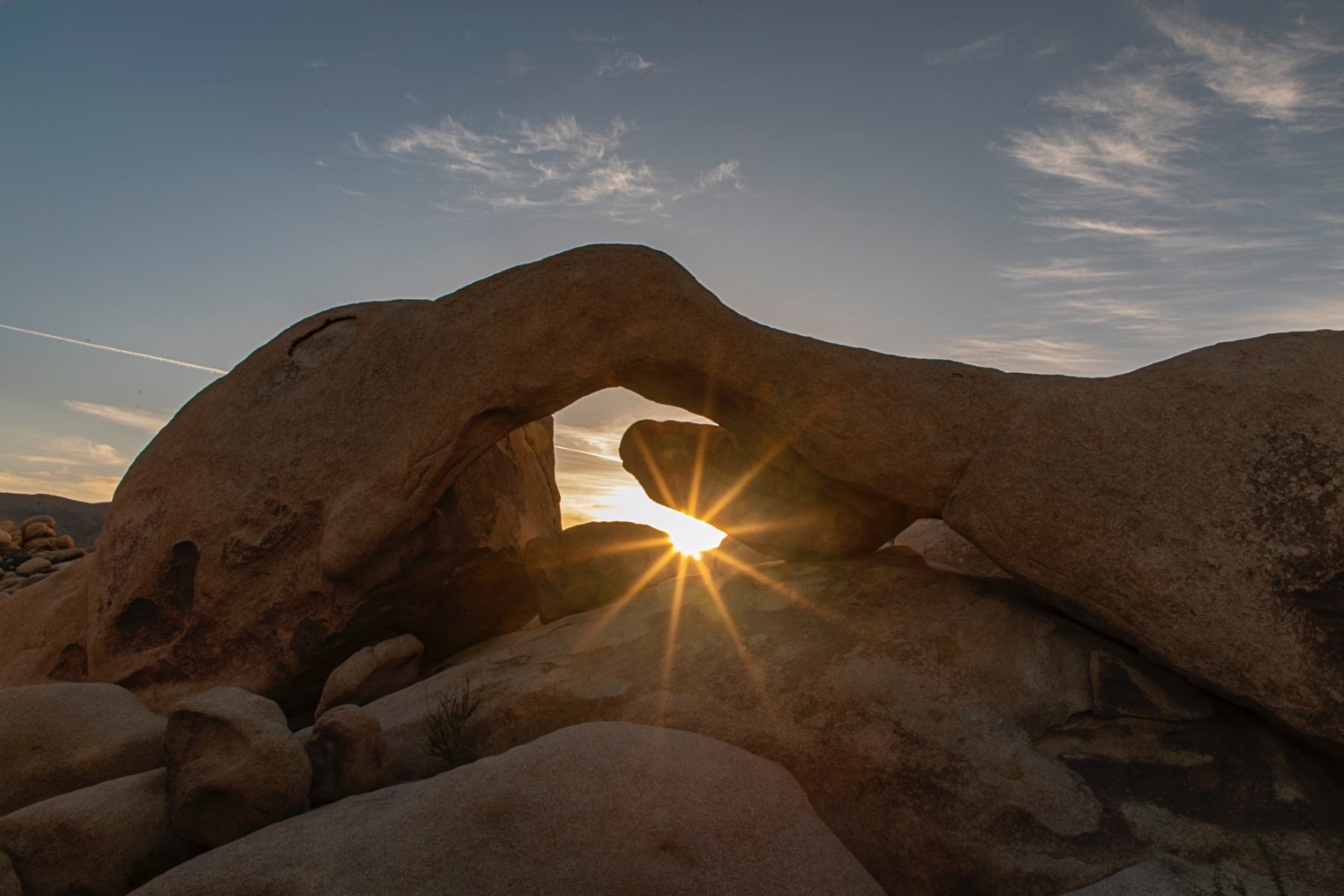 How to Photograph Sun Flare: A Guide (+17 Tips)