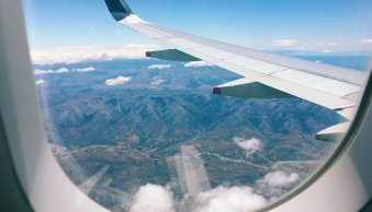 How to Take Photos Out of a Plane Window (10 Expert Tips)